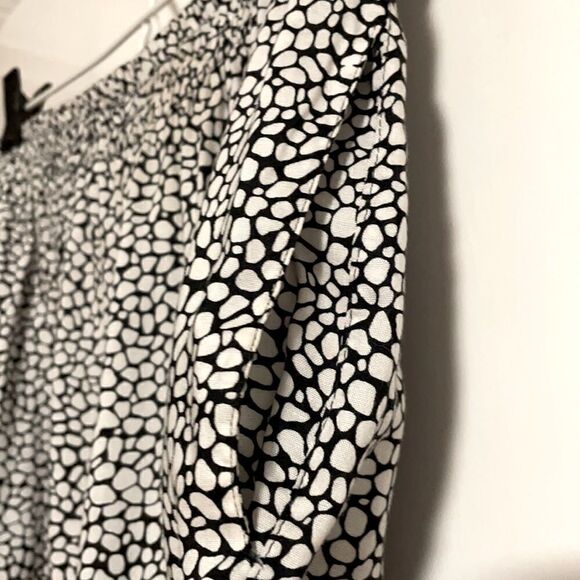 Chaus Sport print dressy rayon shorts with on seam pockets and stretch waist M - Picture 4 of 10